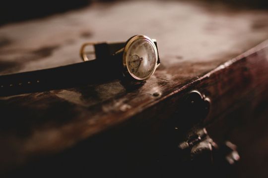 Czym się różnią zegarki retro i zegarki vintage?
